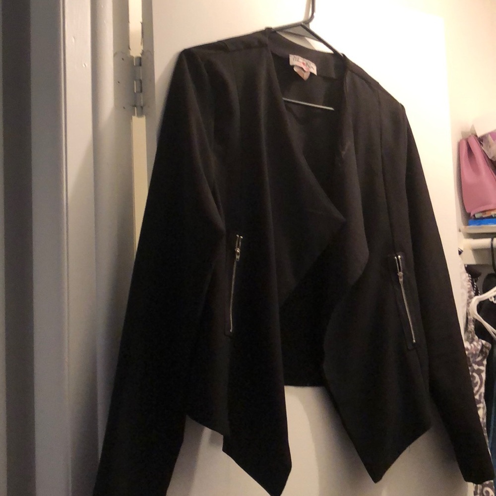 Black Crop Blazer